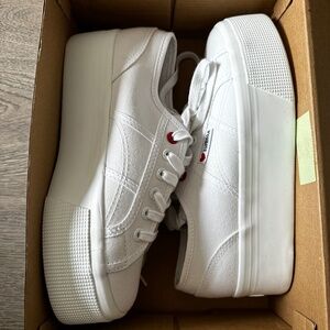 Little Heart Embroidery Platform Supergas (Size 37/6.5US)